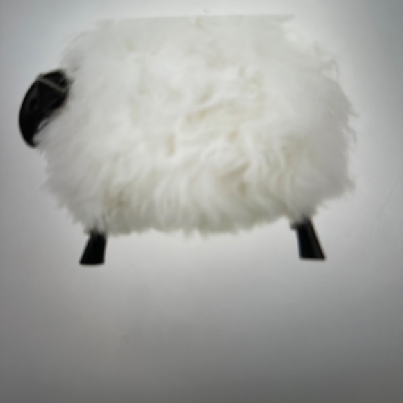 ISO Oscar de la Renta Juice the Sheep purse/bag - Picture 4 of 5